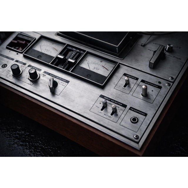 Mid 20th Century Vintage Sony Tc-630d Solid State Reel-to-Reel Tape Recorder in Original Wood Case With Dust Cover and Original Manual For Sale - Image 5 of 7