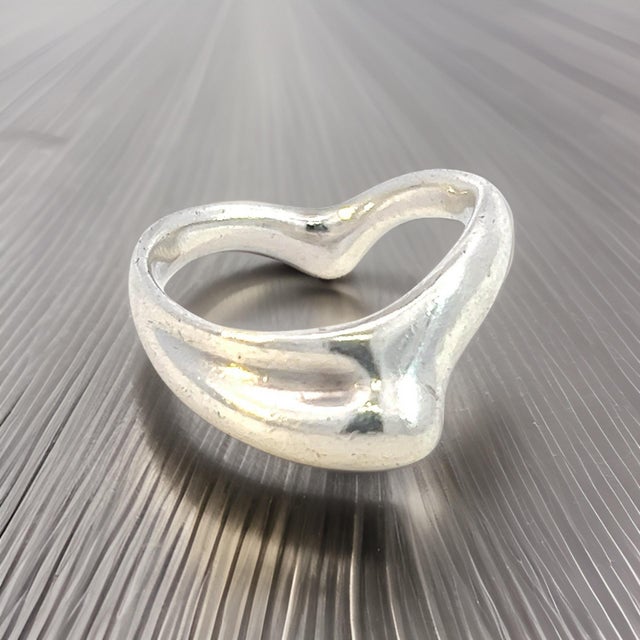 1990s 1990s Tiffany & Co Estate Wave Ring By Elsa Peretti Size 6 Sterling SIlver For Sale - Image 5 of 7