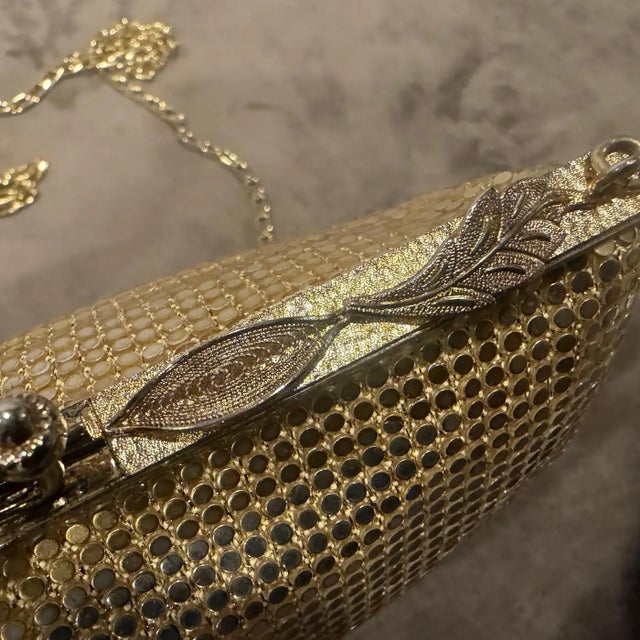 An Amazing 1940s Gold Tone Metal and Yellow Satin Italian Evening Bag For Sale - Image 4 of 14