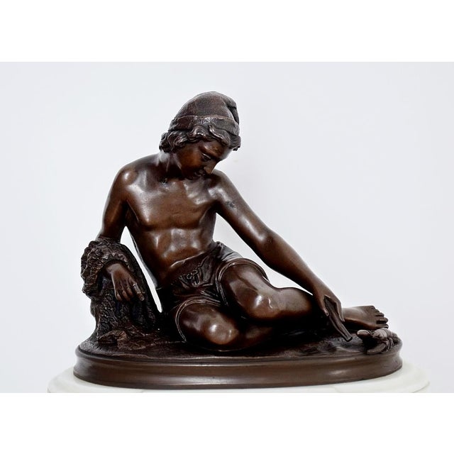 Napoleon III Clock with Neapolitan Fisherman Marble and Bronze For Sale - Image 5 of 12