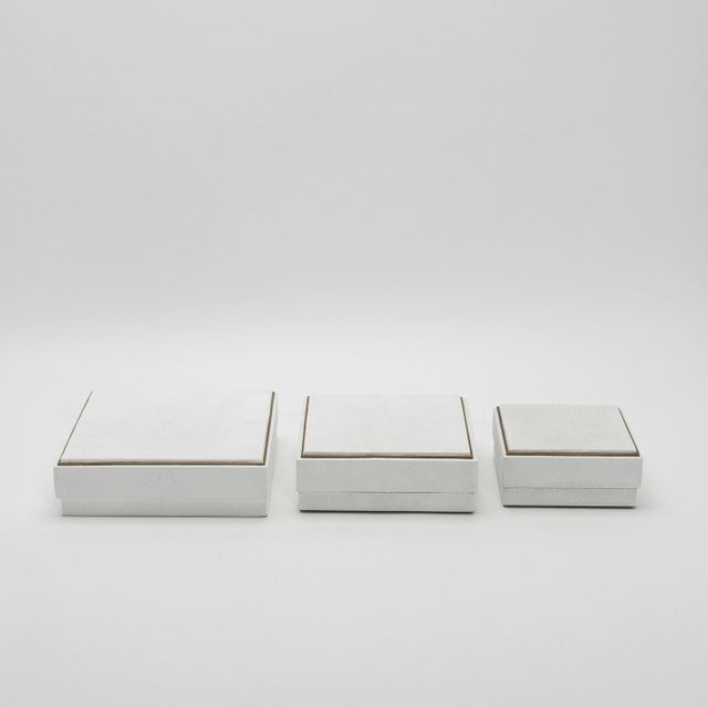 Wood Set of 3 Square Boxes in White Shagreen With Brass Frame by R&y Augousti For Sale - Image 7 of 7