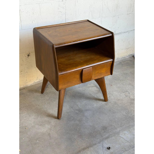 Mid Century Modern in Style of Heywood Wakefield Maple Nightstand 1950s Bedside Table For Sale - Image 9 of 9