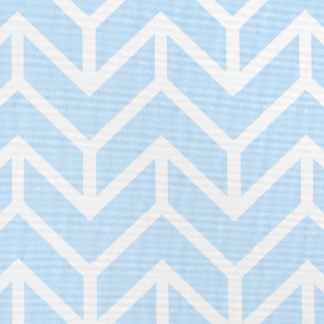 Contemporary SAMPLE - Schumacher Chevron Indoor/Outdoor Fabric In Sky For Sale - Image 3 of 4