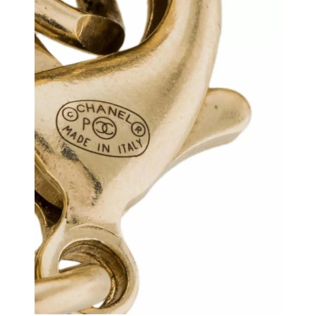 2012 Chanel Necklace Métiers d'Art Paris Gripoix Bombay Pearls Goossens Camellia Multistrand Floral For Sale - Image 9 of 11