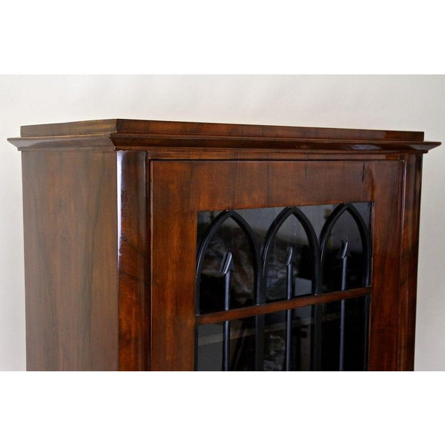 Biedermeier Display Cabinet or Bookcase in Walnut, Austria, 19th Century For Sale - Image 6 of 18