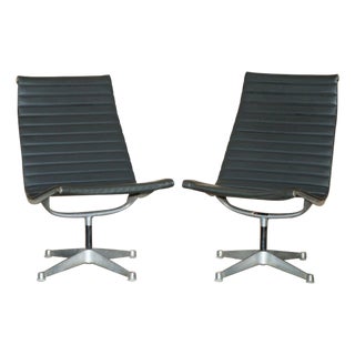 Vintage Hillie Stamped Black Leather Swivel Lounge Chairs from Herman Miller, Set of 2 For Sale