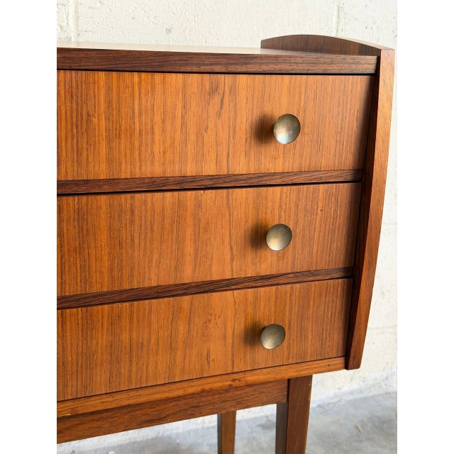 3-Drawer Commode Chest in Light Rosewood Mid-Century Modern 1960s For Sale In Los Angeles - Image 6 of 10