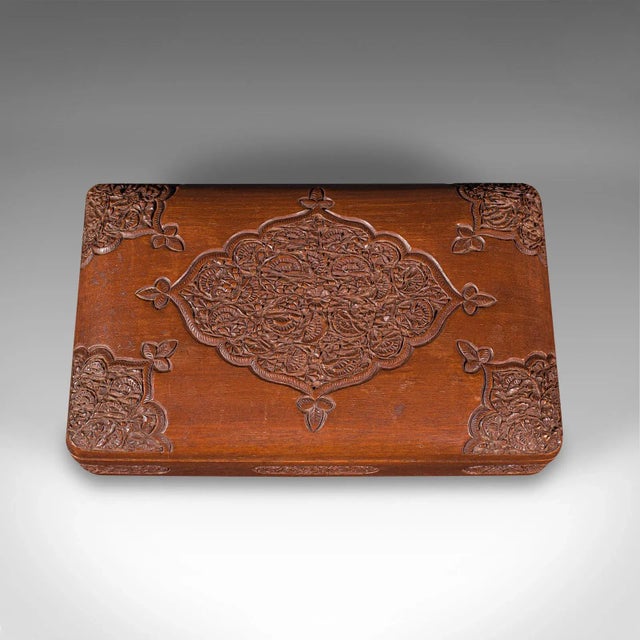 1940s 24 Vintage Art Deco Gentleman's Club Draughts Pieces For Sale - Image 4 of 10