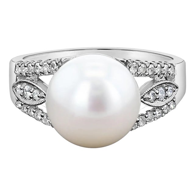 Freshwater Pearl & Diamond Ring .25cttw 14k White Gold, Size 3 For Sale