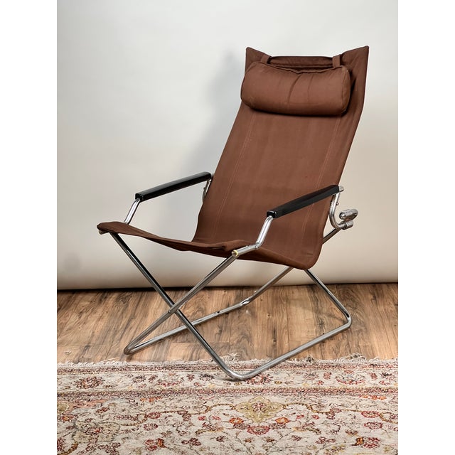 Designed and manufactured in Japan, this original Uchida Z Chair is a wonderful example of late 20th-century Japanese...