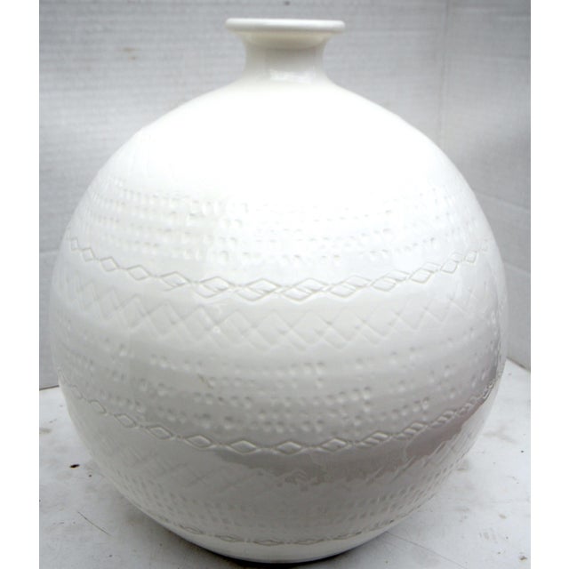 Fine Italian Ceramiche Tadinate Cream Sgraffito Mid-Century Ball Vase For Sale - Image 13 of 15