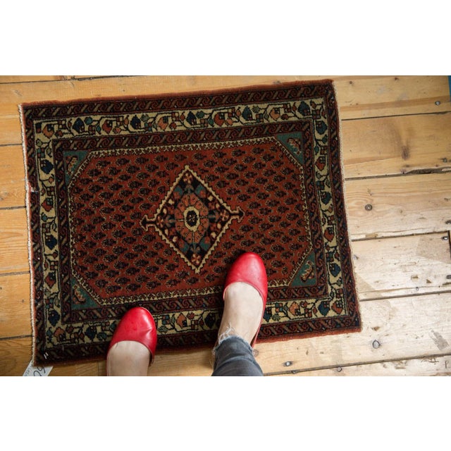 :: Diamond shaped center medallion atop a covered boteh field. Playful and charismatic colorful border in unpatterned...