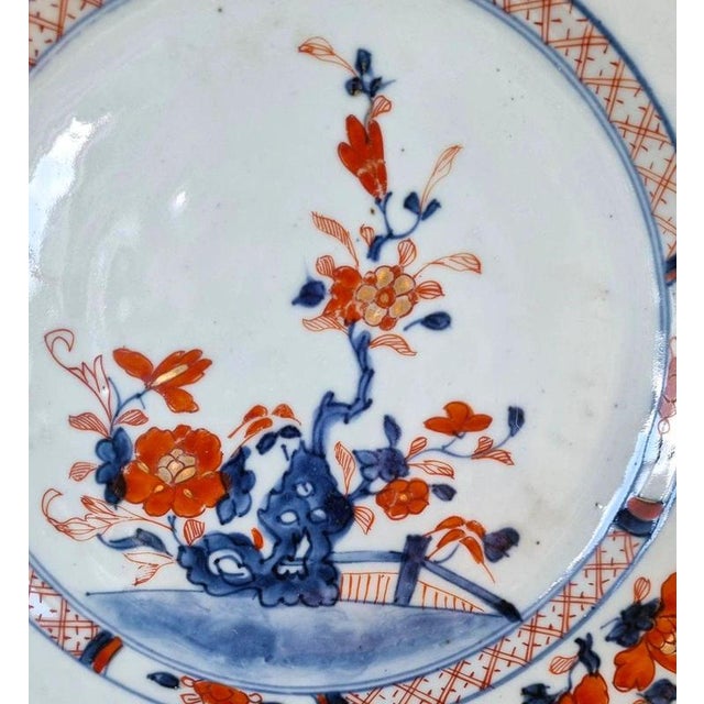 Early 18th Century Chinese Kangxi Imari Porcelain Plate For Sale - Image 3 of 7