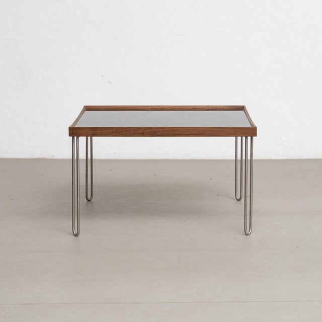 Finn Juhl Tray Table (1965) – Iconic Danish Design, Relaunched in 2002 Elevate your space with the timeless elegance of...
