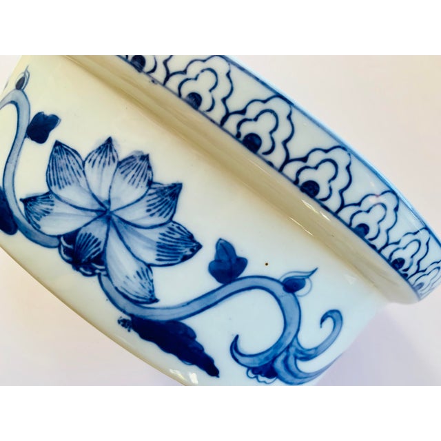 Late 20th Century Late 20th Century Chinoiserie Porcelain Duck Tureen in Blue and White For Sale - Image 5 of 12