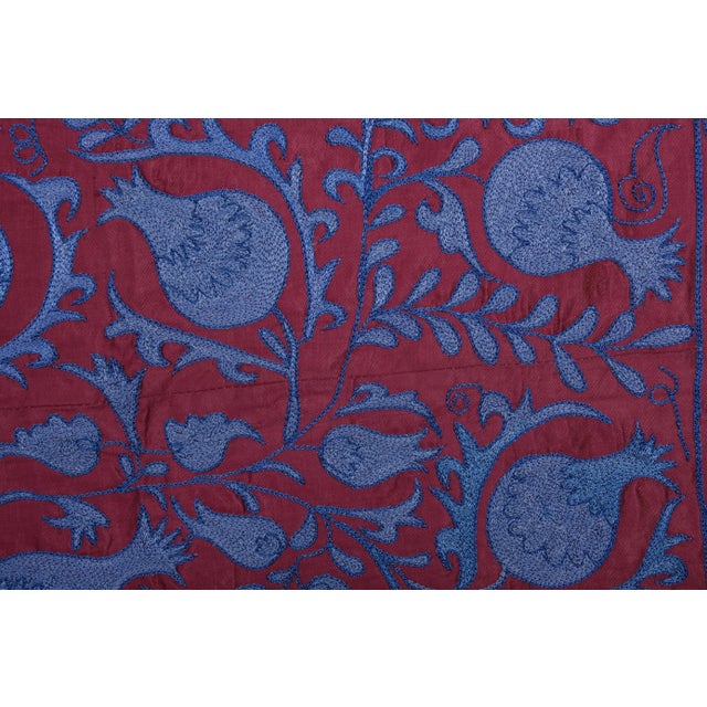 1970s Red Suzani Textile Art From Uzbekistan 3'1'' X 6'3'' For Sale - Image 6 of 10