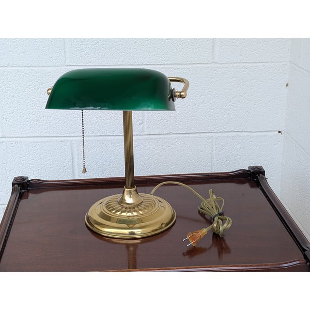 Late 20th Century Vintage Brass Art Deco Bankers Lamp With Pull Chain Light For Sale - Image 5 of 7