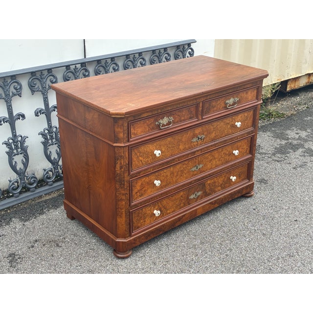 Walnut Chest of Five Drawers For Sale - Image 4 of 18