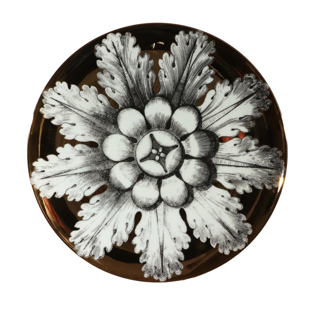 Piero Fornasetti Rosoni Pattern Porcelain Plates, Set of Six Circa 1960s For Sale In Philadelphia - Image 6 of 17