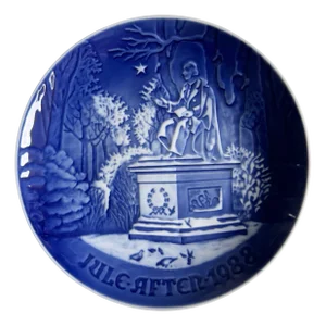 Christmas Plate in the Kings Garden by Hans Christian Andersen for Bing and Grondahl, Copenhagen, Denmark, 1988