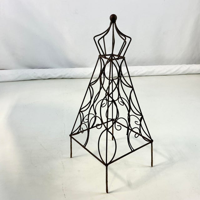 Metal 1970s Vintage Art Nouveau Square Rustic Mexican Garden Topiary Frame For Sale - Image 7 of 11