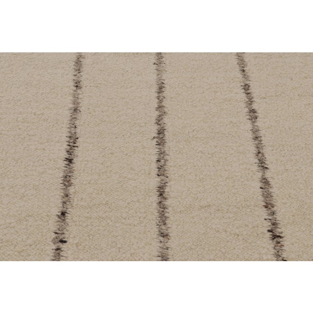 Rug & Kilim Rug & Kilim’s Oversized Contemporary Textural Flatweave in Beige and Cream Tones For Sale - Image 4 of 8