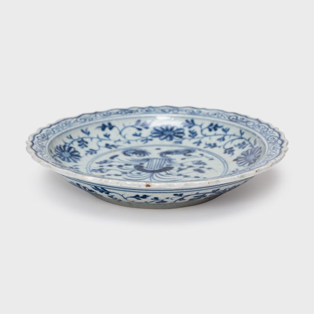 Asian 1800s Chinese Blue & White Serving Dish With Lotus & Ducks For Sale - Image 3 of 5