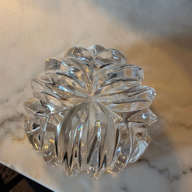 1970s Orrefors Isabella Crystal Bowl by Lars Hellsten, 8.5” Signed Scandinavian Modern Lead Crystal Centerpiece - New Condition For Sale - Image 5 of 12