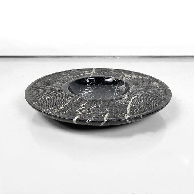Modern Italian Centerpiece Plate in Black Marble, 1970s For Sale - Image 3 of 13