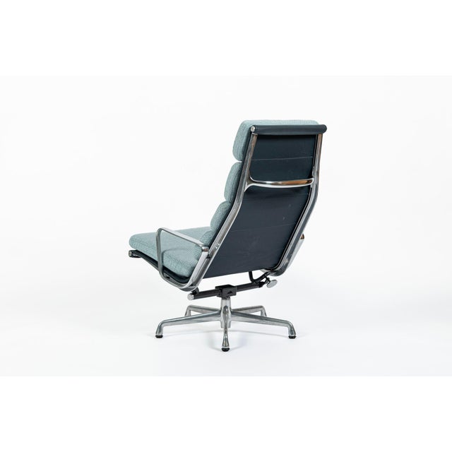 1990s Eames Soft Pad Recliner for Herman Miller, Blue Gray Aluminum Group Lounge Chair For Sale - Image 5 of 17
