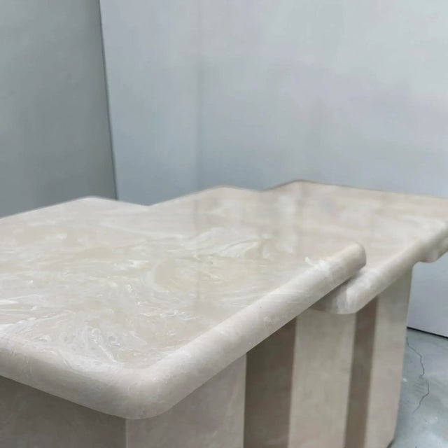 1980s Postmodern Cream Marble Pedestal Nesting Tables – Set of 3 For Sale - Image 4 of 8