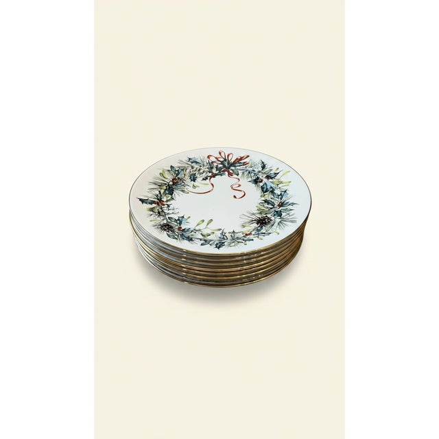 Lenox 70-Piece Lenox Winter Greetings Holiday China Service – Estate Collection With Serving Pieces – Ivory Porcelain & 24k Gold For Sale - Image 4 of 18