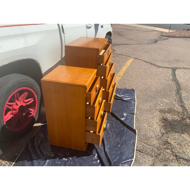 Mid-Century Modern Minimalist Blonde Ash 5-Drawer & Matching 4-Drawer Tall Nightstand Set - Built With Atlas Plywood Components in the Style of Mengel For Sale - Image 18 of 18