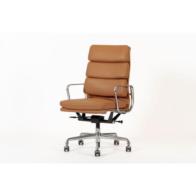 Mid-Century Modern Eames for Herman Miller Aluminum Group Soft Pad Brown Office Chair For Sale - Image 3 of 12