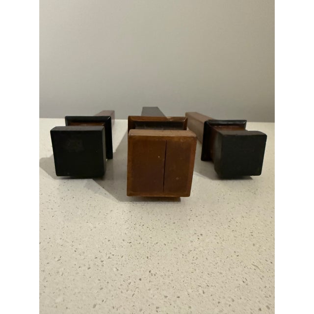 Neoclassical Vintage Neoclassical Two-Tone Wood Obelisks - Set of 3 For Sale - Image 3 of 8