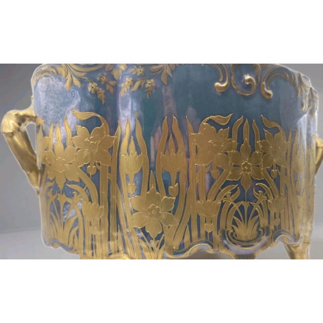 Late 19th Century Dresden Centerpiece Cache Vase Iridescent Gold Gilt Daffodils Vienna Art Nouveau Porcelain For Sale - Image 5 of 12