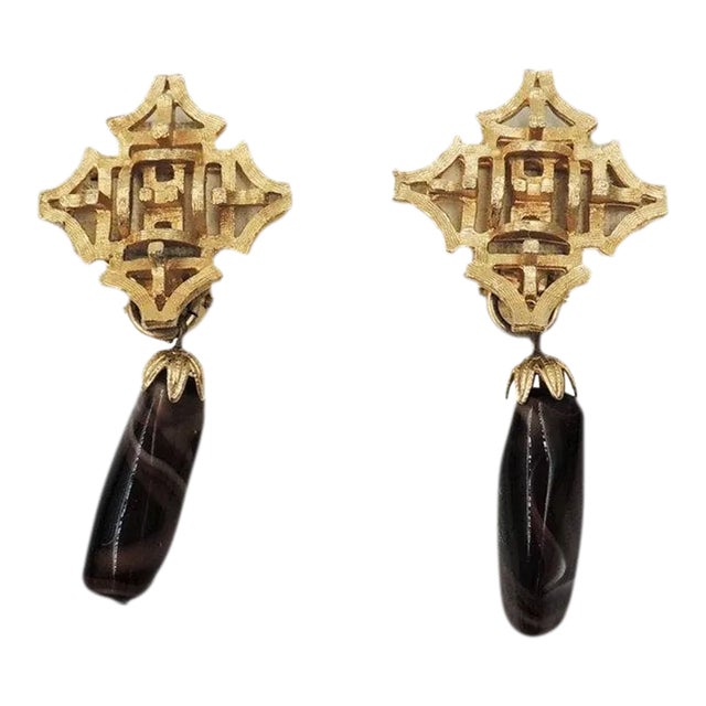 Vintage 1960s Signed Napier Faux-Agate Drop Clip Earrings - 2 Pieces For Sale