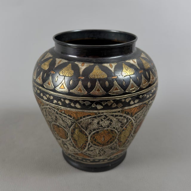 Oriental Vase with Engraved Brass and Gilded Silver For Sale - Image 4 of 11