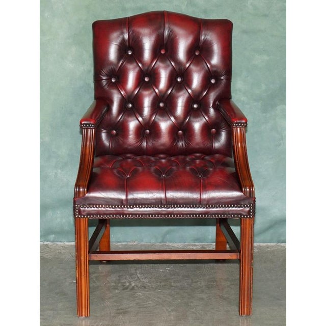 Georgian Style Oxblood Leather & Mahogany Gainsborough Library Armchair A handsome and generously proportioned Georgian...