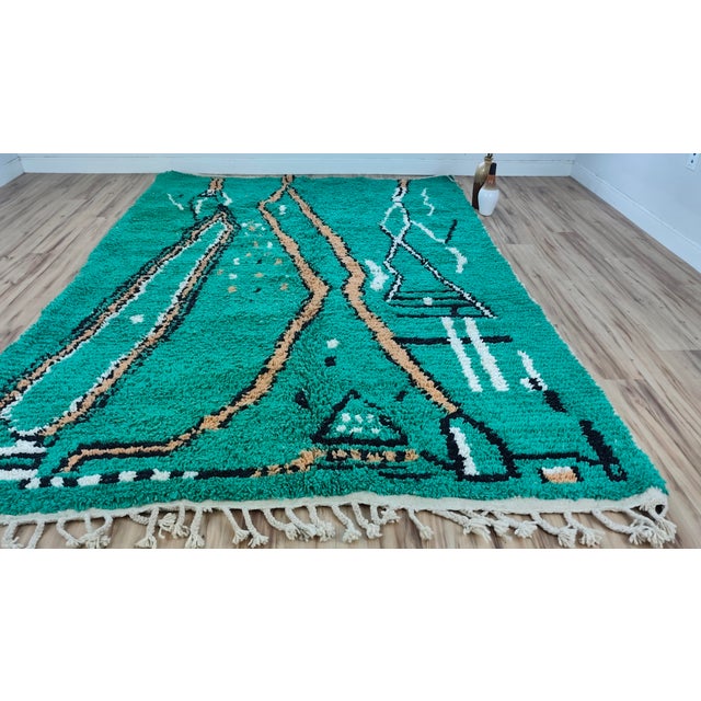 Abstract Handmade Moroccan Beni Ourain Rug, Emerald Green Abstract, 9'7" X 6'9" For Sale - Image 3 of 15