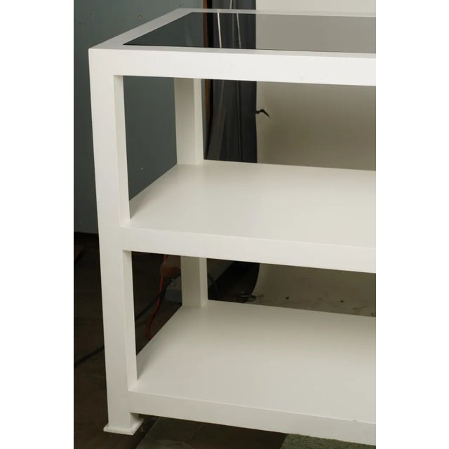 A Pair of Modern White Painted End Tables With Black Glass Tops 21st Century For Sale - Image 4 of 6