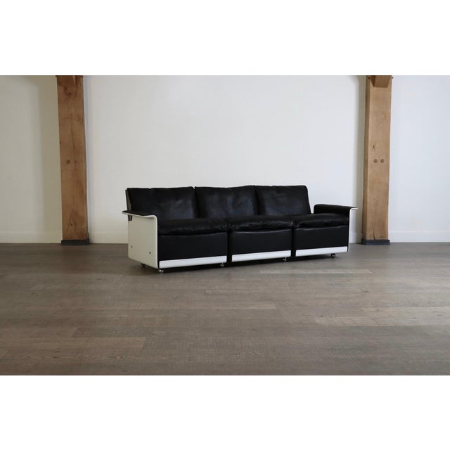 Model 620 Two Seater Sofa in Black Leather by Dieter Rams for Vitsoe, 1979 For Sale - Image 3 of 11