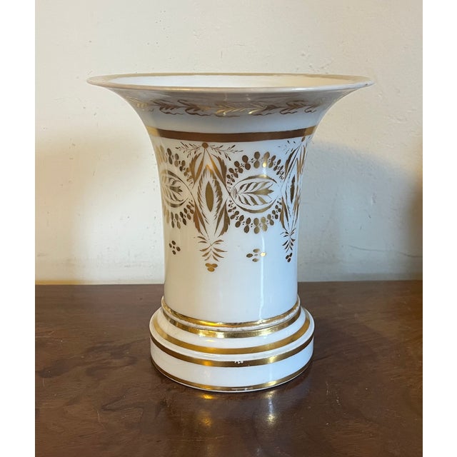 Antique Early 19th Century French Empire White & Gold Porcelain Flower Pot Cachepot Vase and Stand Circa 1820 For Sale - Image 4 of 11