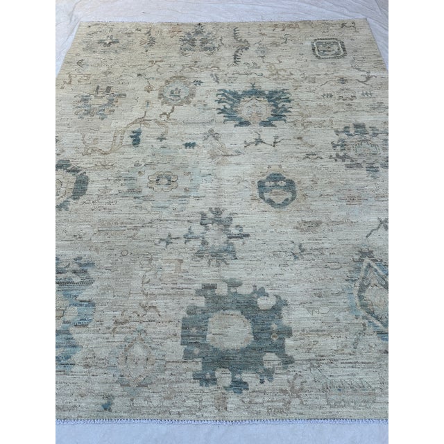 2000 - 2009 Oushak Handmade Wool Rug in Ivory and Blue For Sale - Image 5 of 5