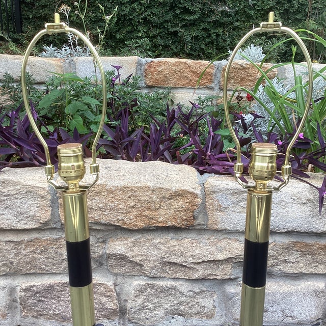 Mid-Century Modern Pair of Italian Mid Century Modern Brass and Black Enameled Brass Table Lamps For Sale - Image 3 of 7