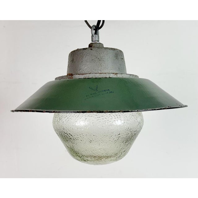 1960s Industrial Green Enamel and Cast Iron Pendant Light, 1960s For Sale - Image 5 of 16