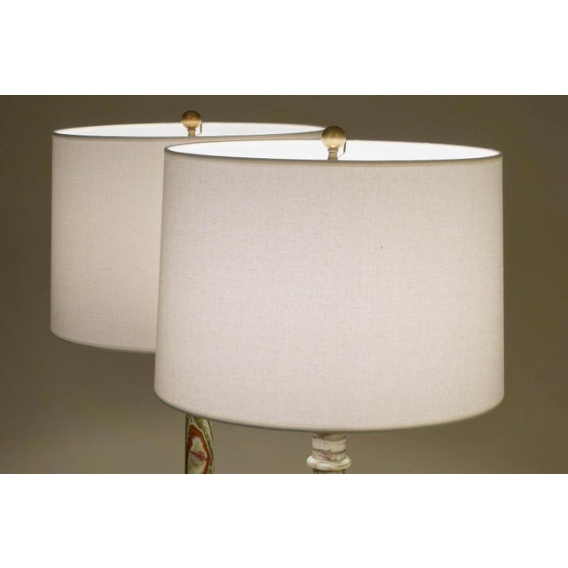 XL Pair Neo Classic Hollywood Regency Modern Green & Rust Onyx Marble Tuscan Style Column Table Lamps 1960's Italy For Sale - Image 12 of 14