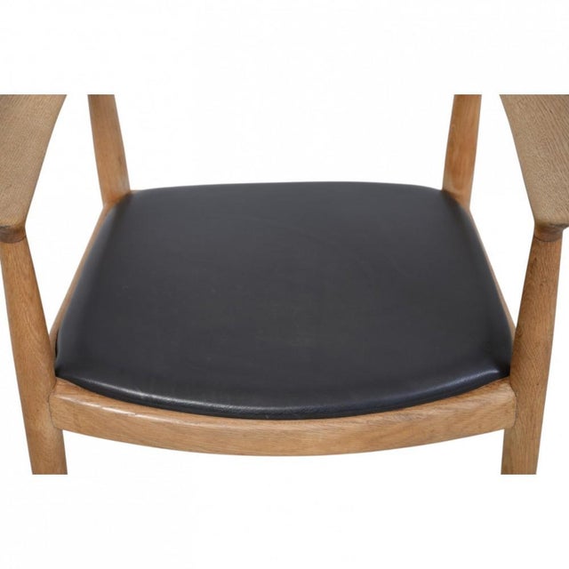 JH503 The Chair in Oak and Black Leather by Hans Wegner, 1960s For Sale - Image 3 of 18