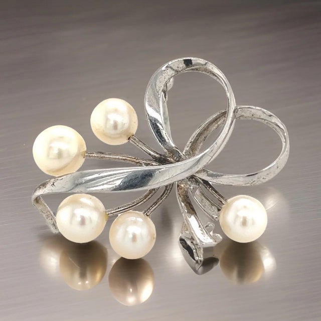 1990s Mikimoto Estate Akoya Pearl Brooch Sterling Silver For Sale - Image 11 of 11