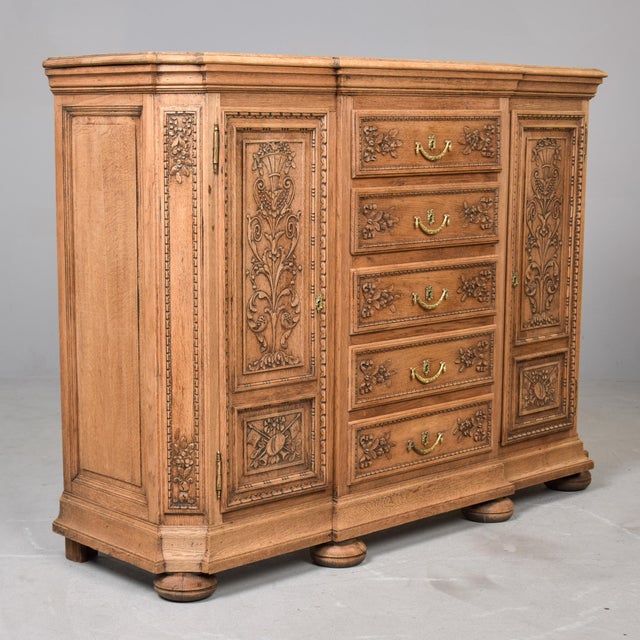 English Early 20th Century English Bleached and Carved Oak Cabinet For Sale - Image 3 of 12